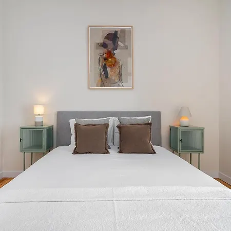 Whome - Brand New Luxury 4-bed With Riverside Views & Ac Apartment *